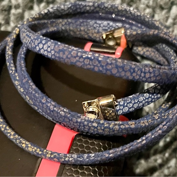 Bracelets - Picture 4 of 8